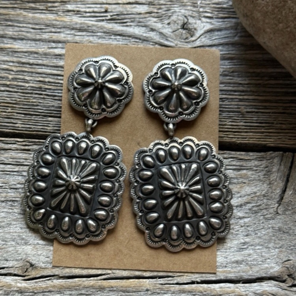 Navajo Native American Sterling Silver Stamped Handmade Earrings T O White - Picture 7 of 12